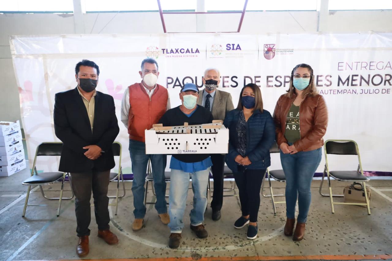 Entregan en Chiautempan más de 180 paquetes de animales de traspatio del PAEF